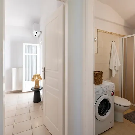 Vakantiehuis Valeli Two